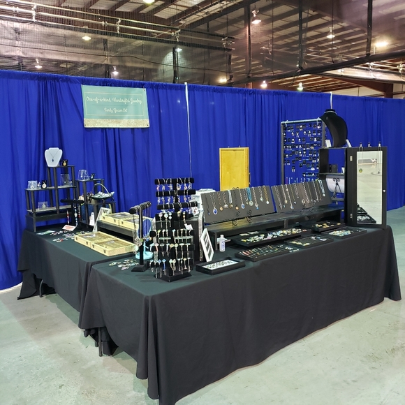 Meet your Posher, Sandy - Picture 6 of 16